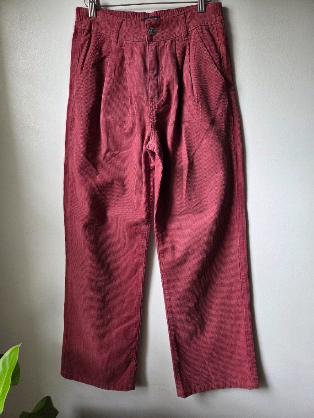 EUC FOREVER21 OLD ROSE PINK/RED CORDUROY STRAIGHT LEG PLEATED PANTS SIZE M